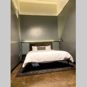3e-renovated-5-min-to-upmc-shadyside-sleeps-6.hotels-in-pittsburgh.com/