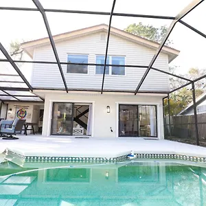 Holiday home Luxury Pool- Ideal Paradise To Play & Work, Tampa
