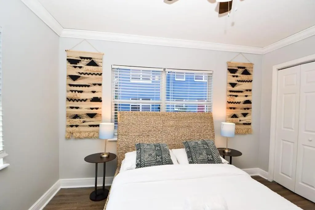New 2Br Apartment Tampa 0*,